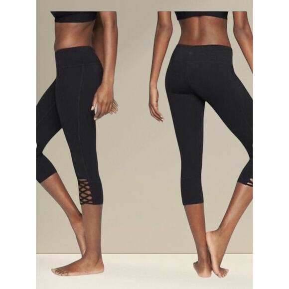 Athleta Mind Over Mat Capri Leggings Women’s Medium Black Criss Cross Yoga Pants - Picture 1 of 4